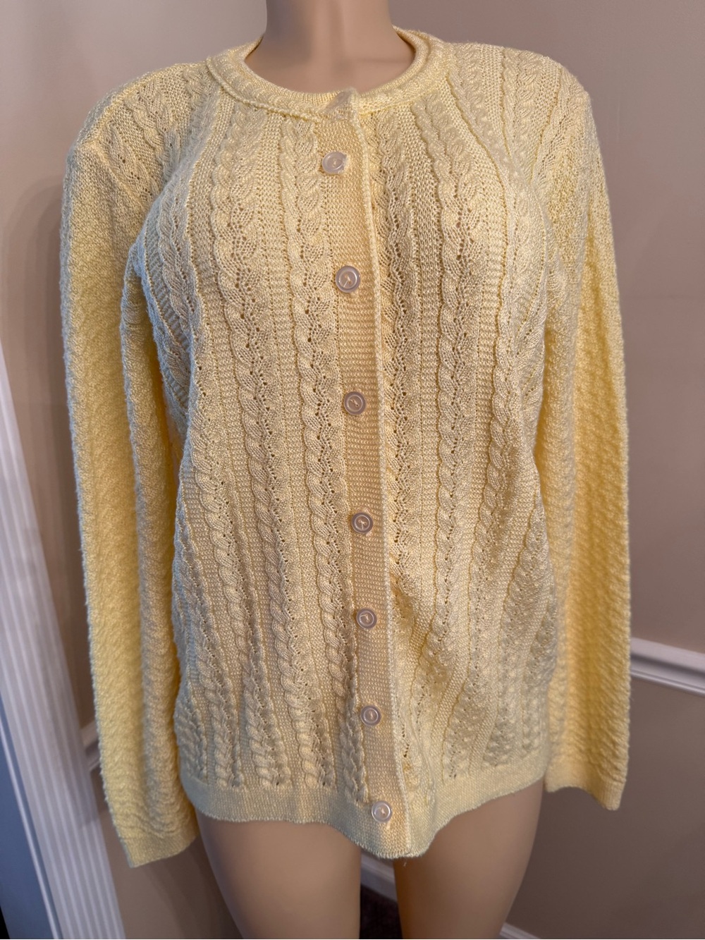Cuddle Knit Classic Pale Yellow Cable-Knit Button Cardigan L